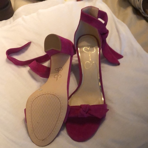 Lots of unlisted shoes - Picture 10 of 16